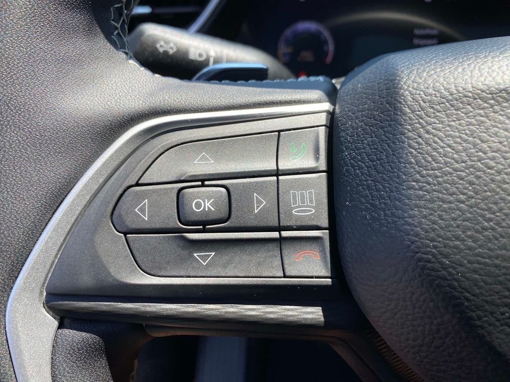 Used 2025 Black Jeep Altitude X image 21