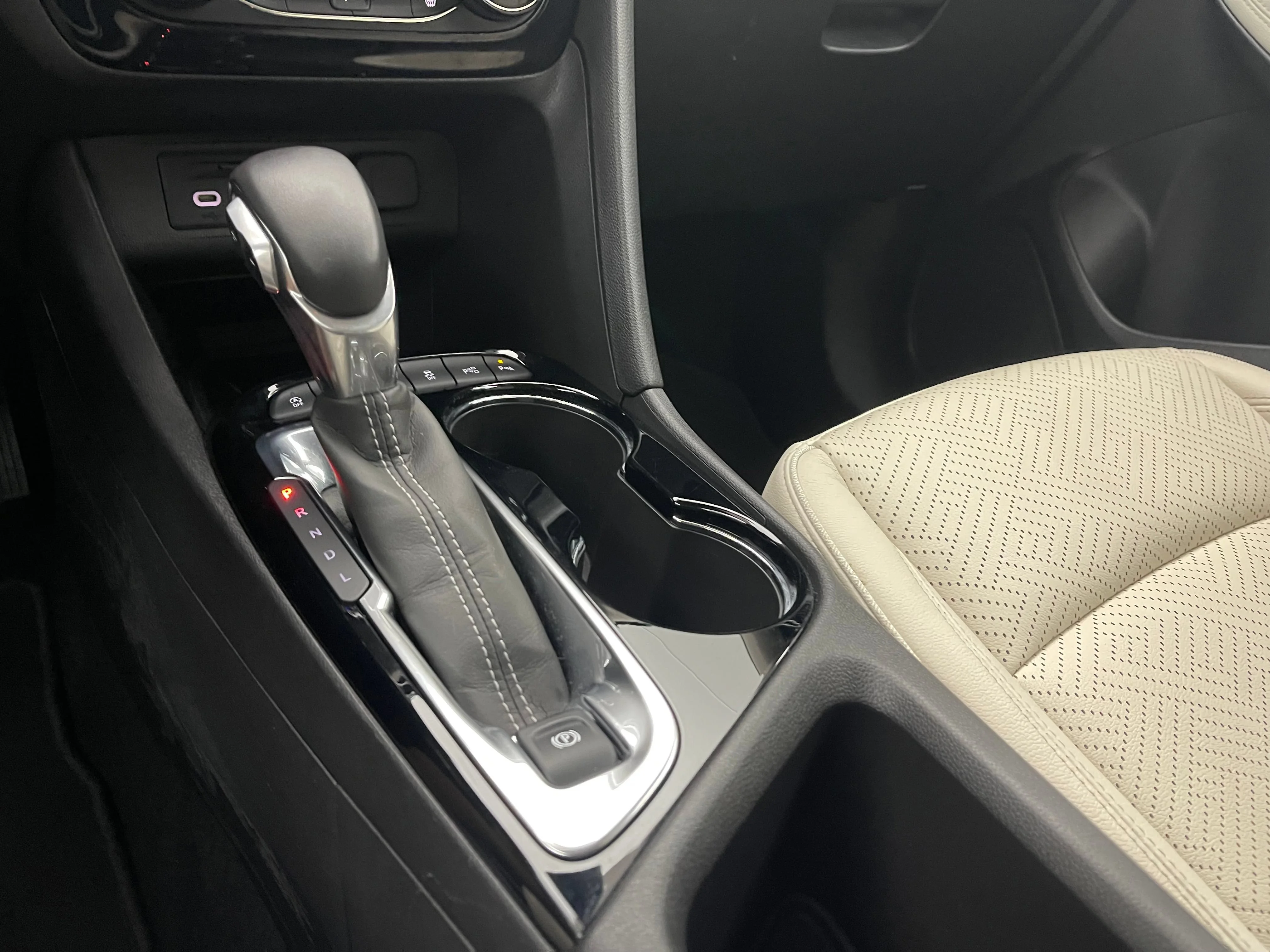 Used 2020 DARK MOON BLUE METALLIC Buick Essence image 30