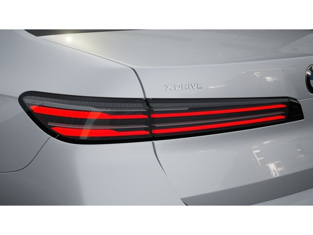 New 2027 Mineral White Metallic BMW 740i xDrive image 8