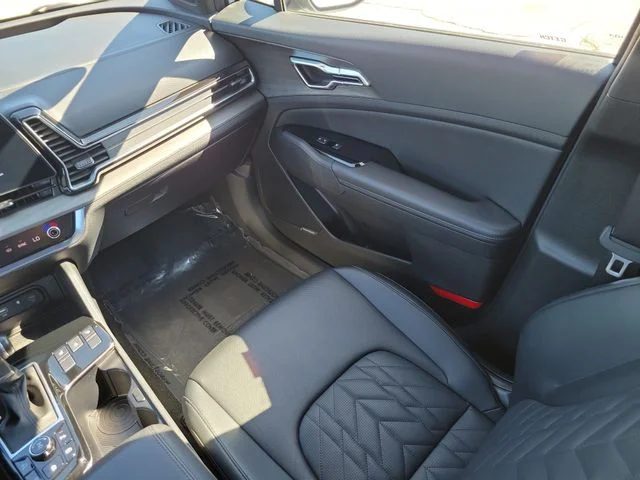 Used 2024 White Kia X-Pro image 17