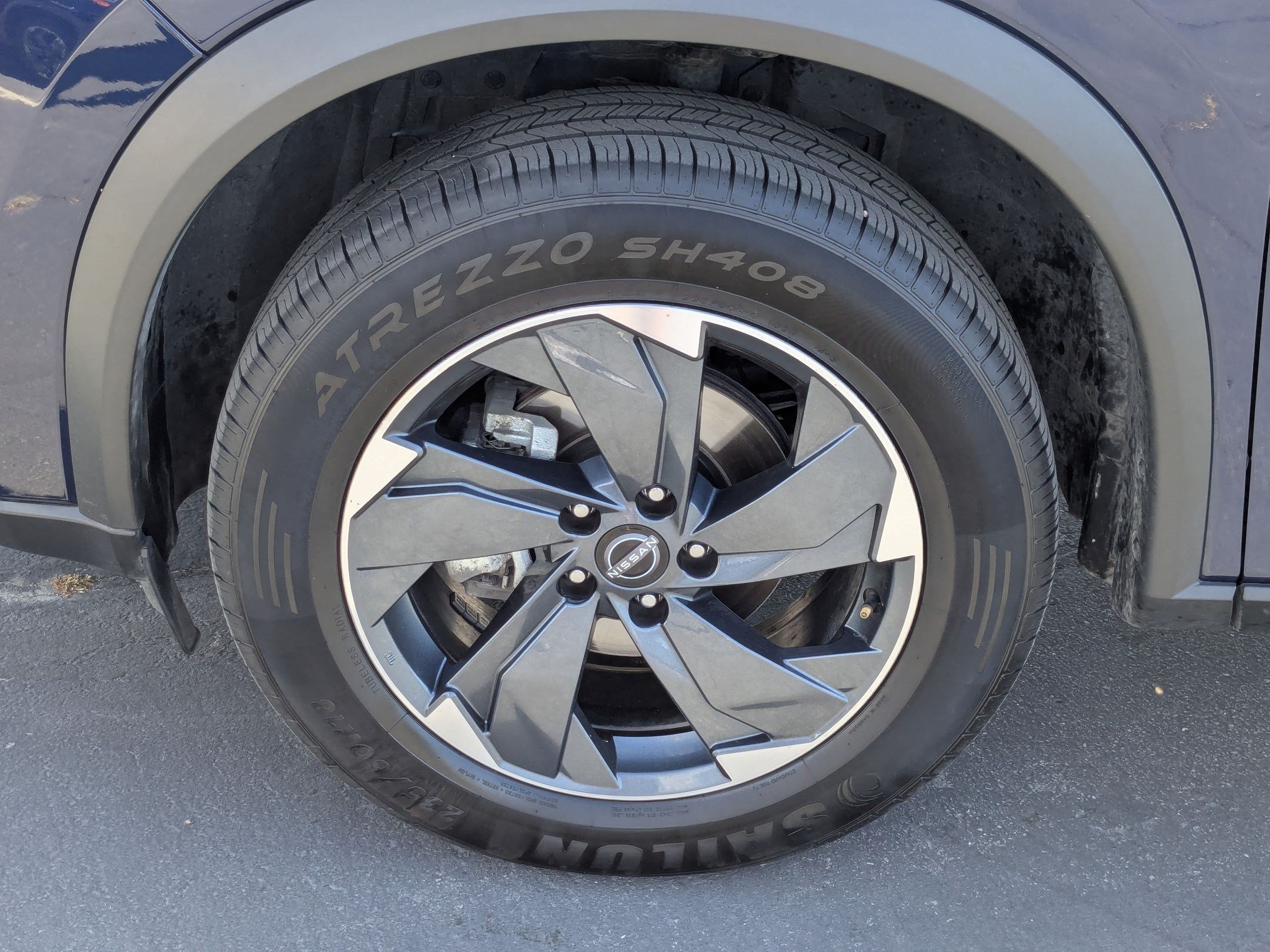 Used 2024 Deep Ocean Blue Pearl Nissan SV image 12