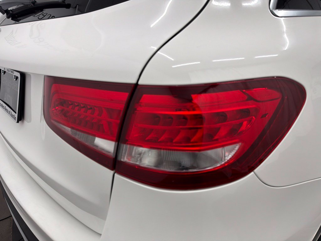 Used 2016 White Mercedes-Benz GLC 300 image 10