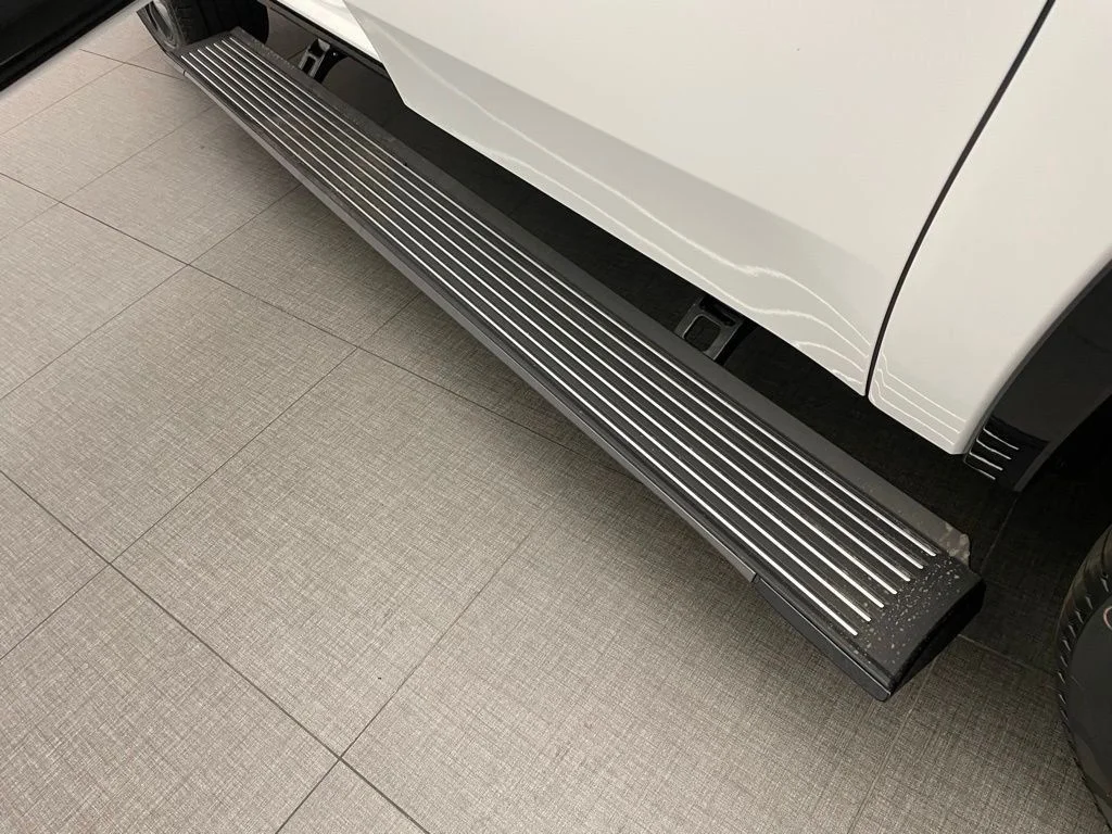 New 2026 White Jeep Summit Reserve image 12