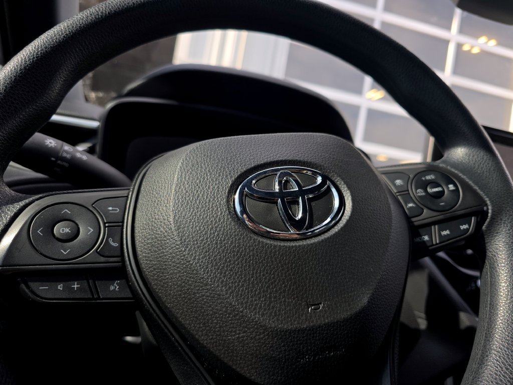 Used 2023 Silver Toyota Hybrid S image 22