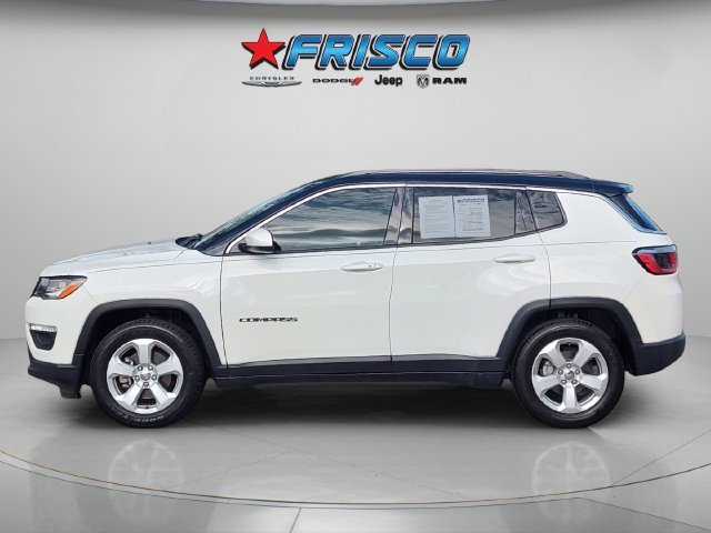 Used 2018 White Jeep Latitude image 4