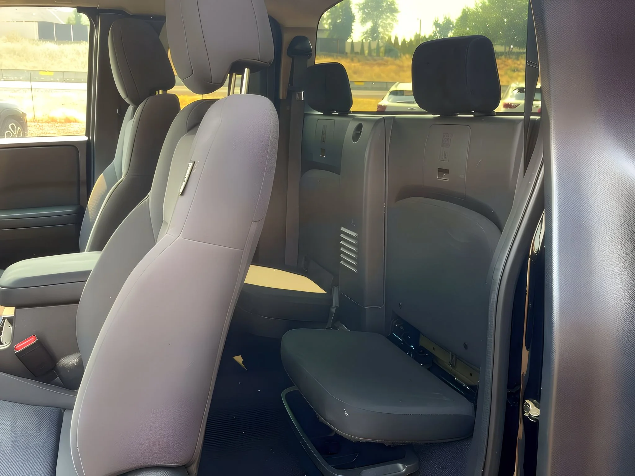2022 Nissan Frontier S - Photo 11