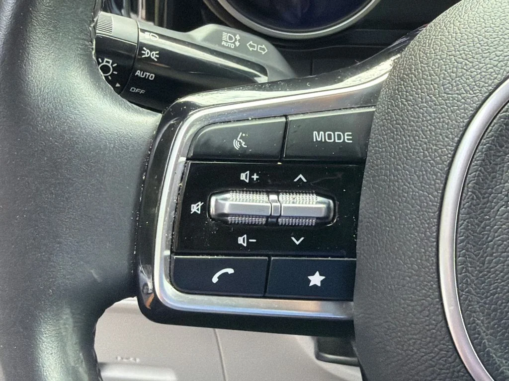 Used 2024 White Kia EX image 23