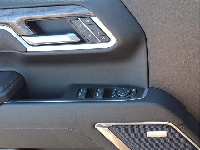 Used 2025 Cypress Gray Chevrolet LTZ image 19