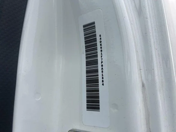 Used 2023 White Isuzu  image 70