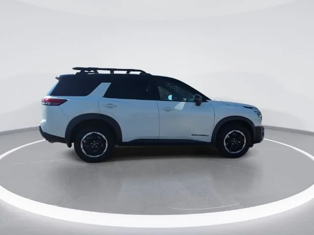 Used 2023 White Nissan Rock Creek image 9