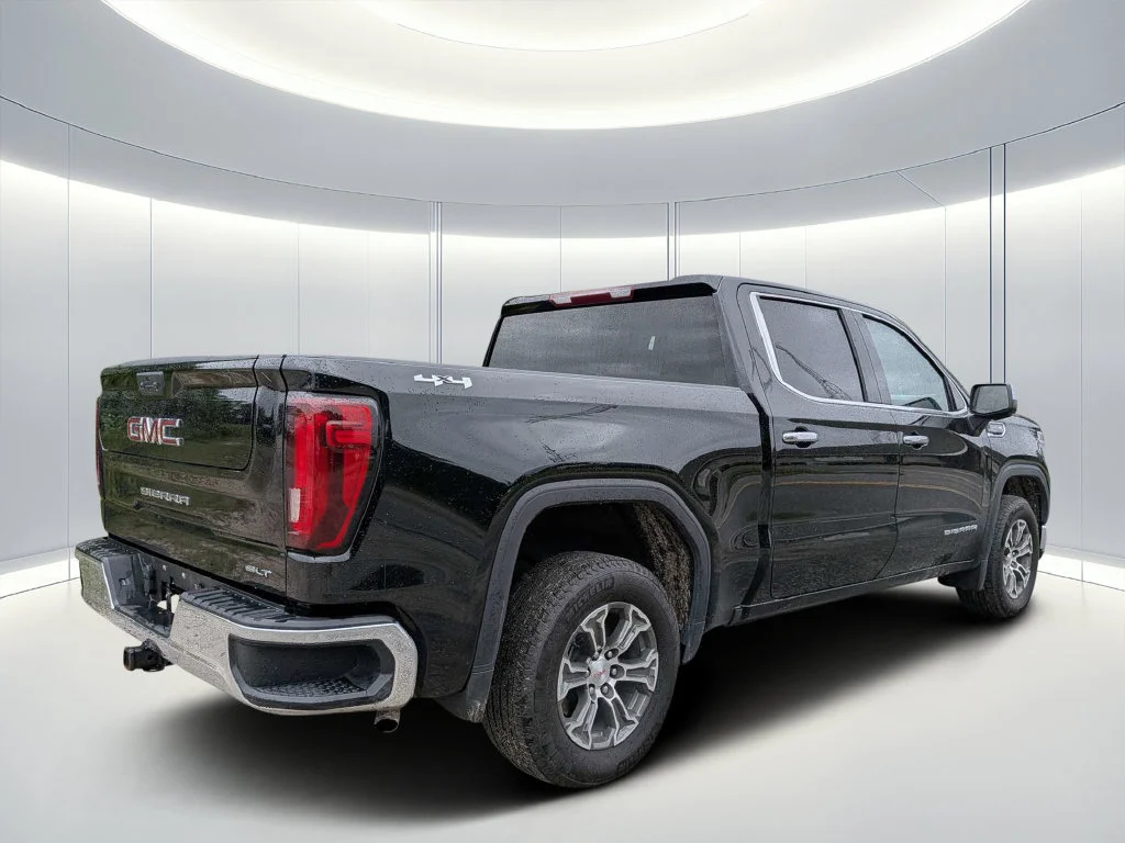 Used 2025 Black GMC SLT image 4