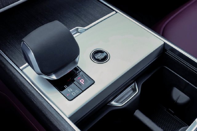 2026 Land Rover Range Rover SE - Photo 28