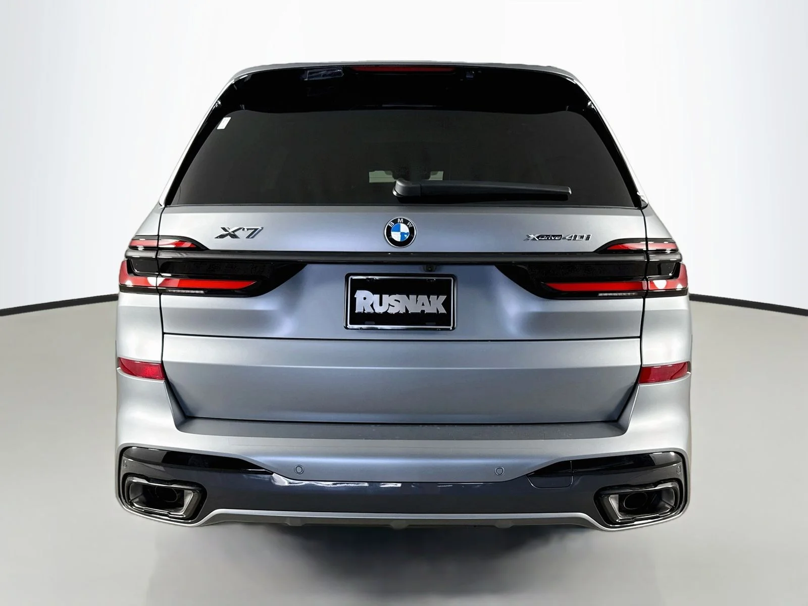 New 2027 Frozen Pure Grey Metallic BMW xDrive40i image 6