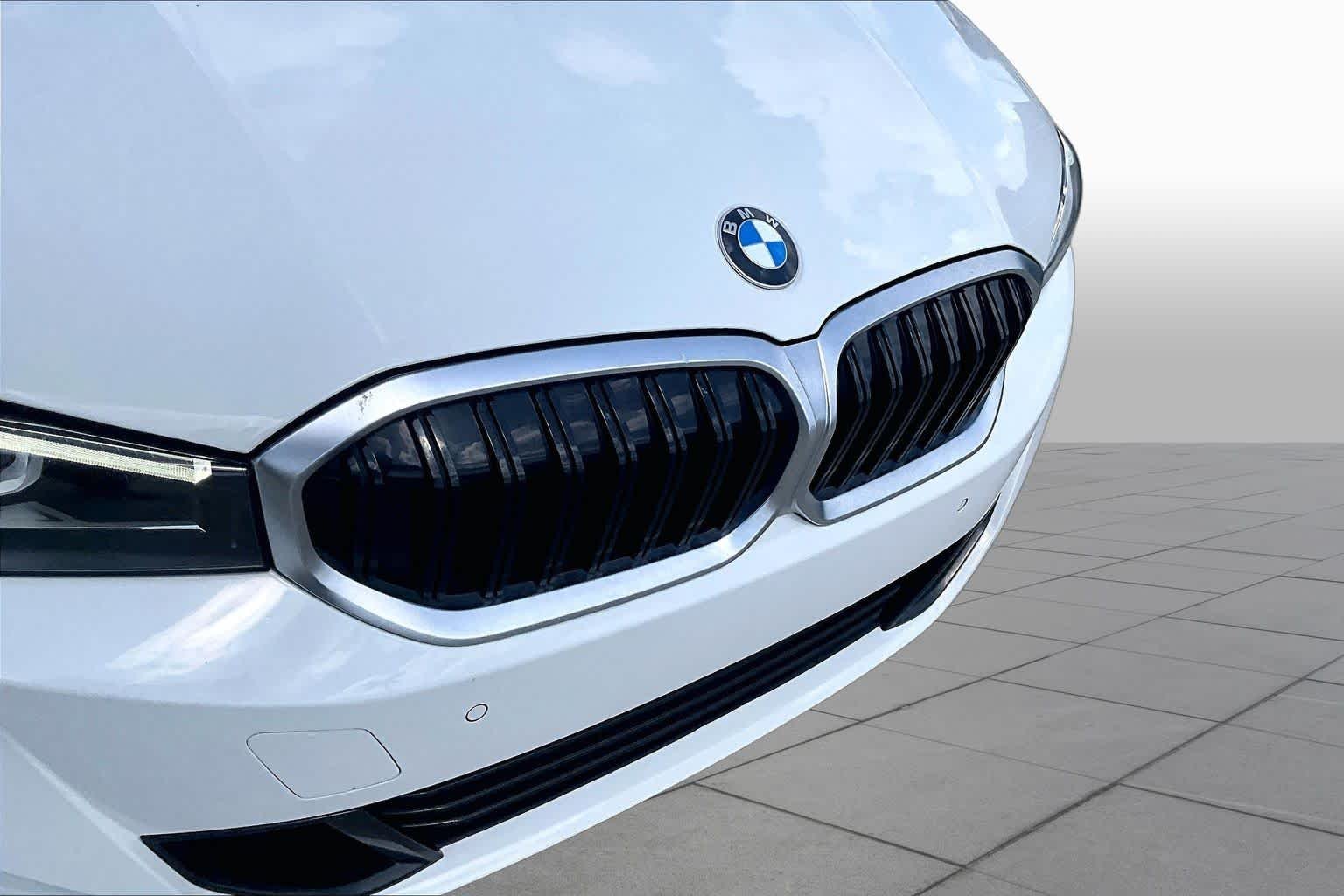 Used 2023 Alpine White BMW 330i image 29