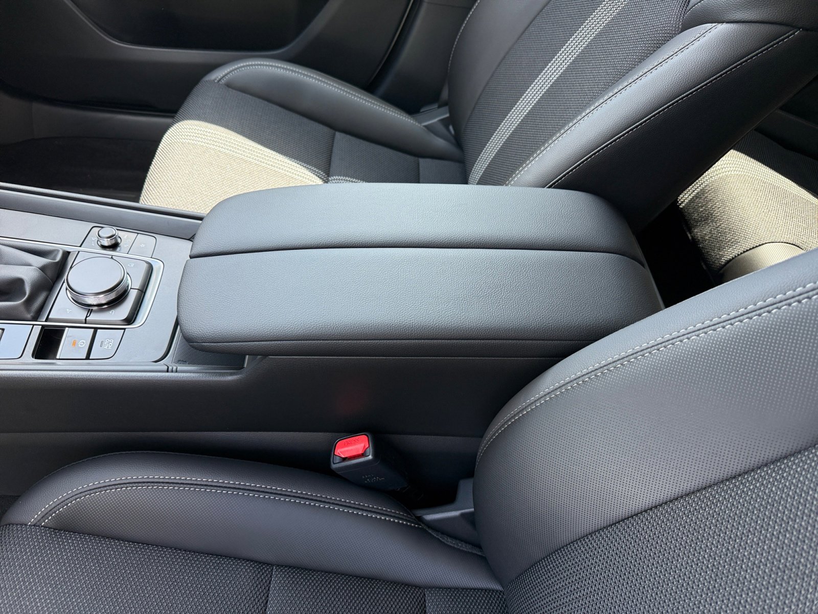 New 2026 Wind Chill Pearl Mazda 2.5 S Preferred image 14
