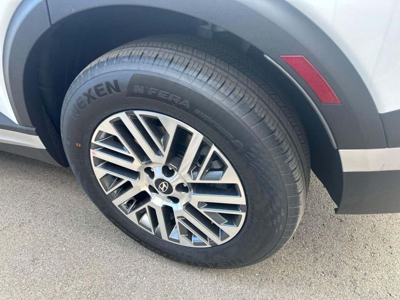 New 2026 White Hyundai SEL Premium AWD image 7