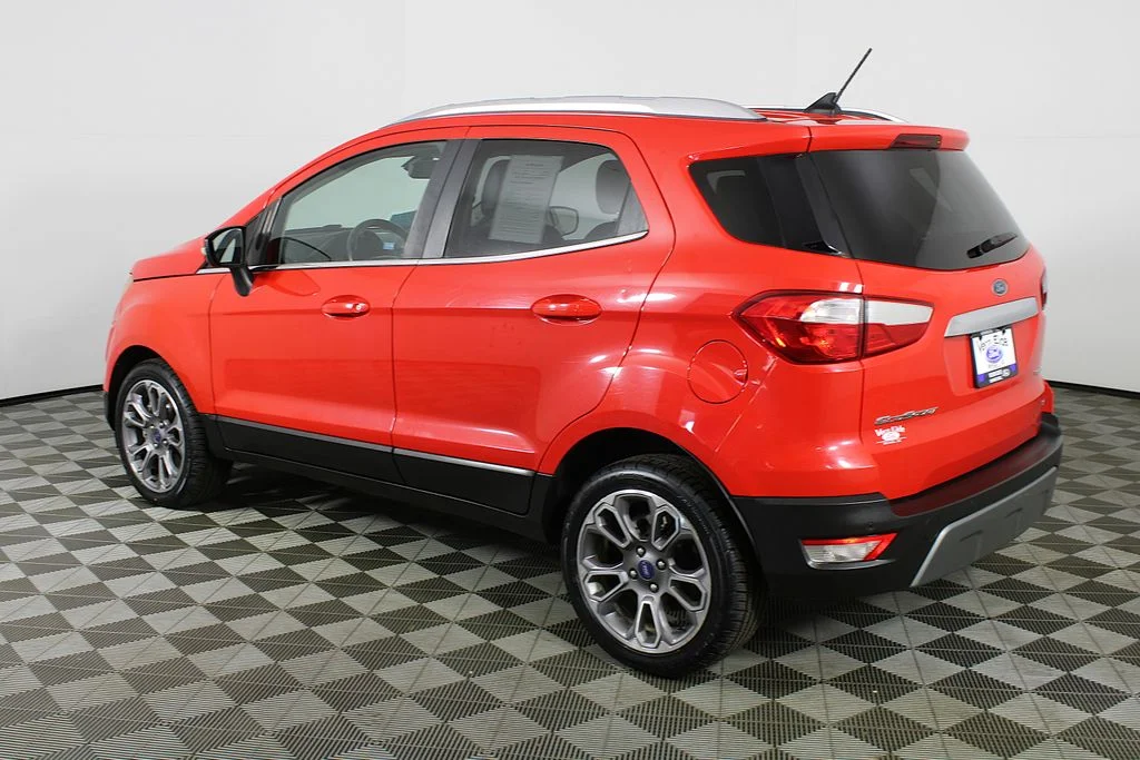 Used 2019 Race Red Ford Titanium image 4