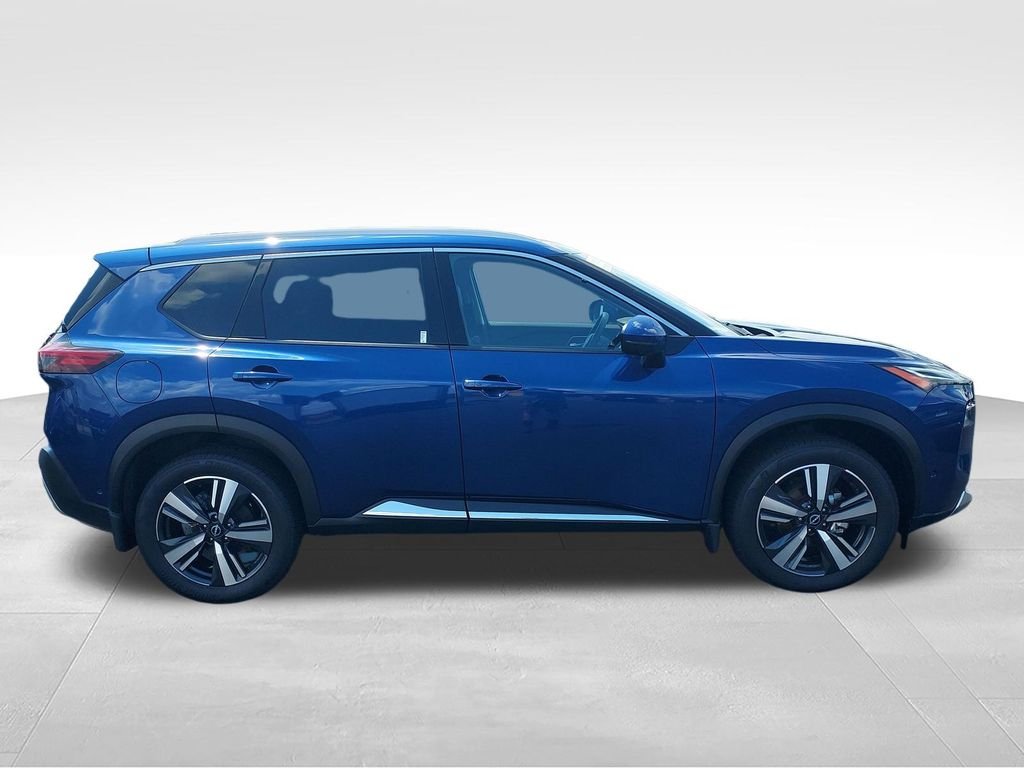 Used 2023 Blue Nissan Platinum image 6