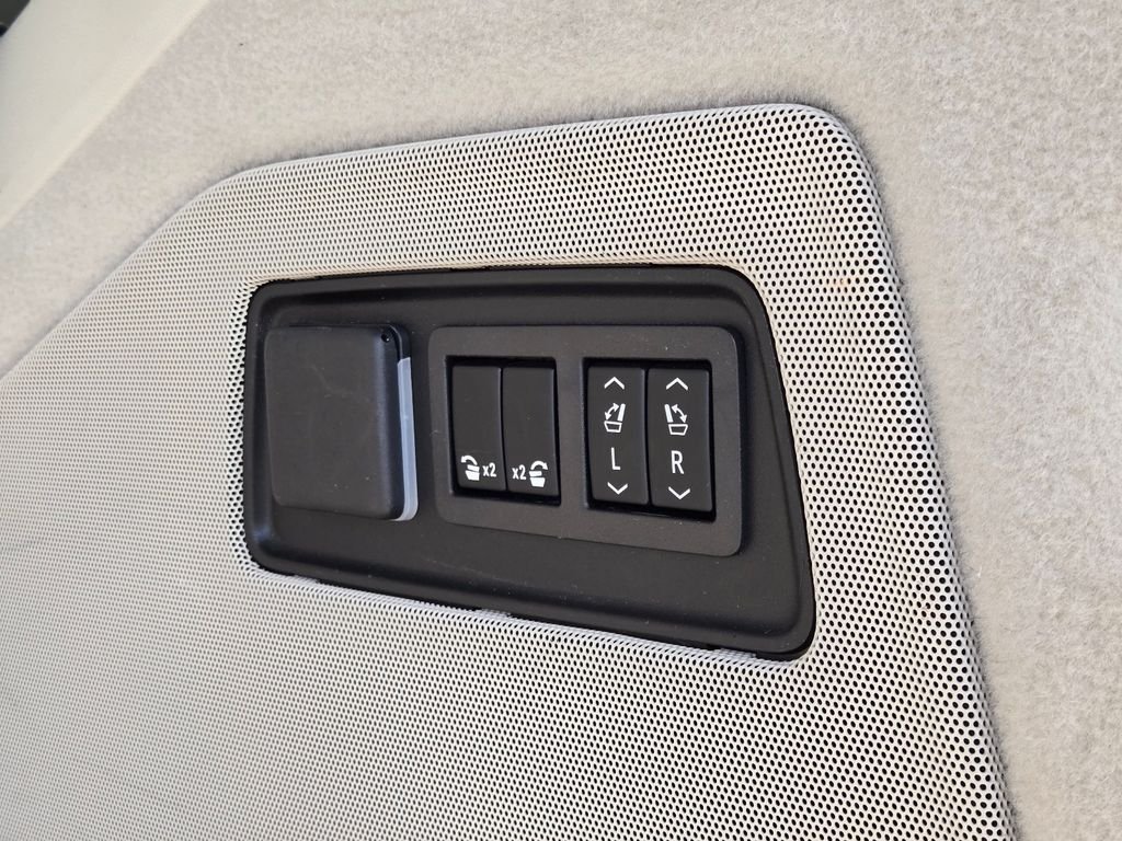 Used 2023 White Cadillac Premium Luxury Platinum image 13
