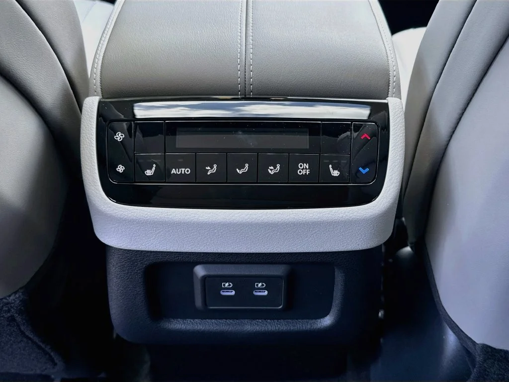 New 2027 White INFINITI LUXE image 27
