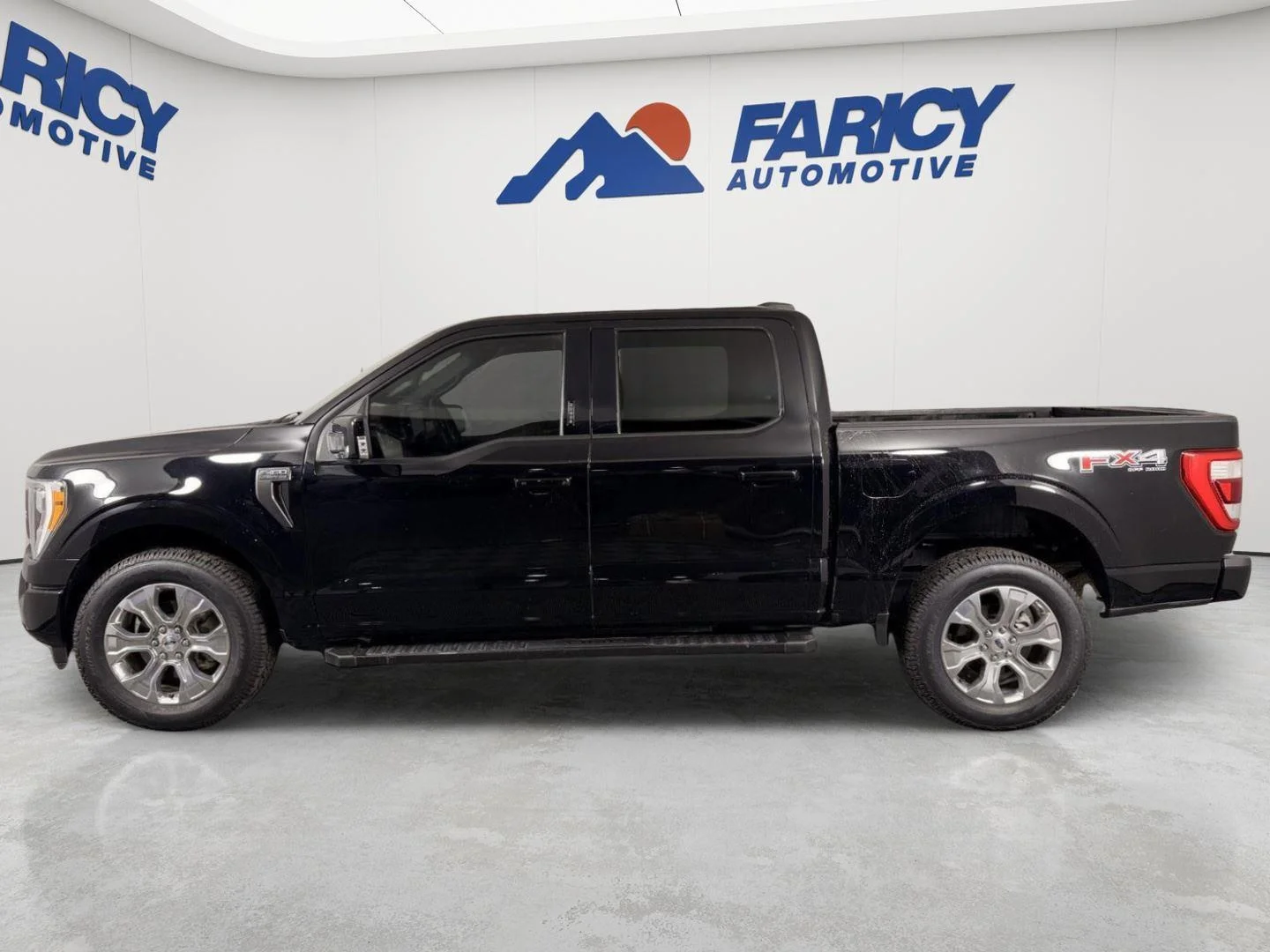 Used 2022 Agate Black Ford LARIAT image 2