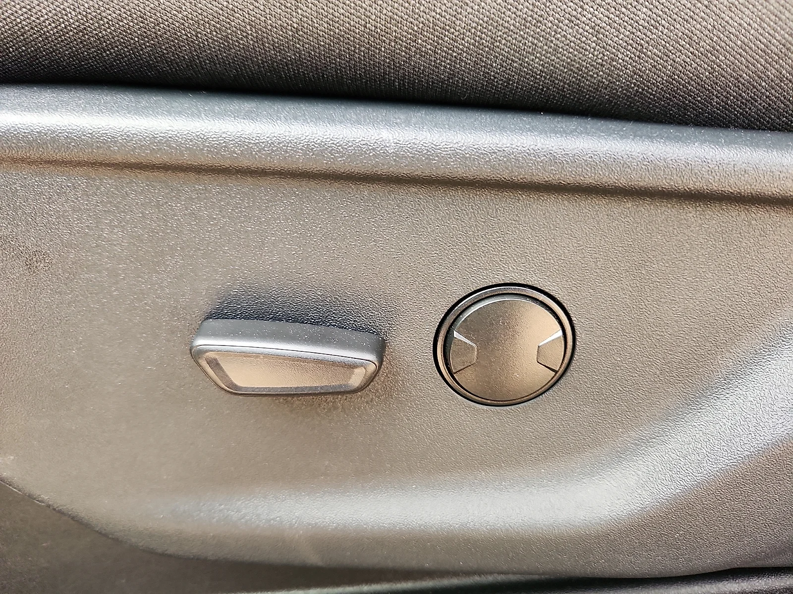 New 2027 Carbonized Gray Metallic Ford XLT image 16