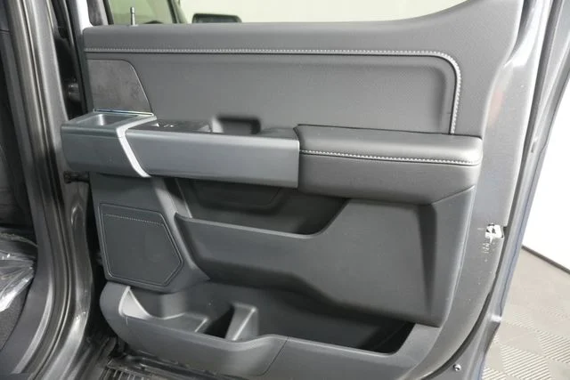 New 2026 Carbonized Gray Metallic Ford XLT image 36