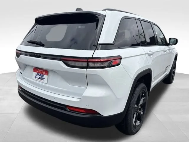 New 2025 Bright White Clear-Coat Exterior Paint Jeep Altitude X image 5
