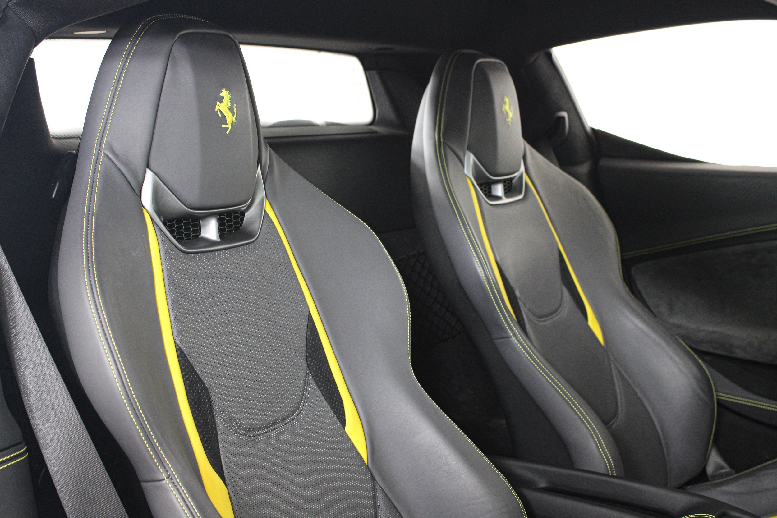 Used 2025 Bianco Cervino Ferrari  image 27