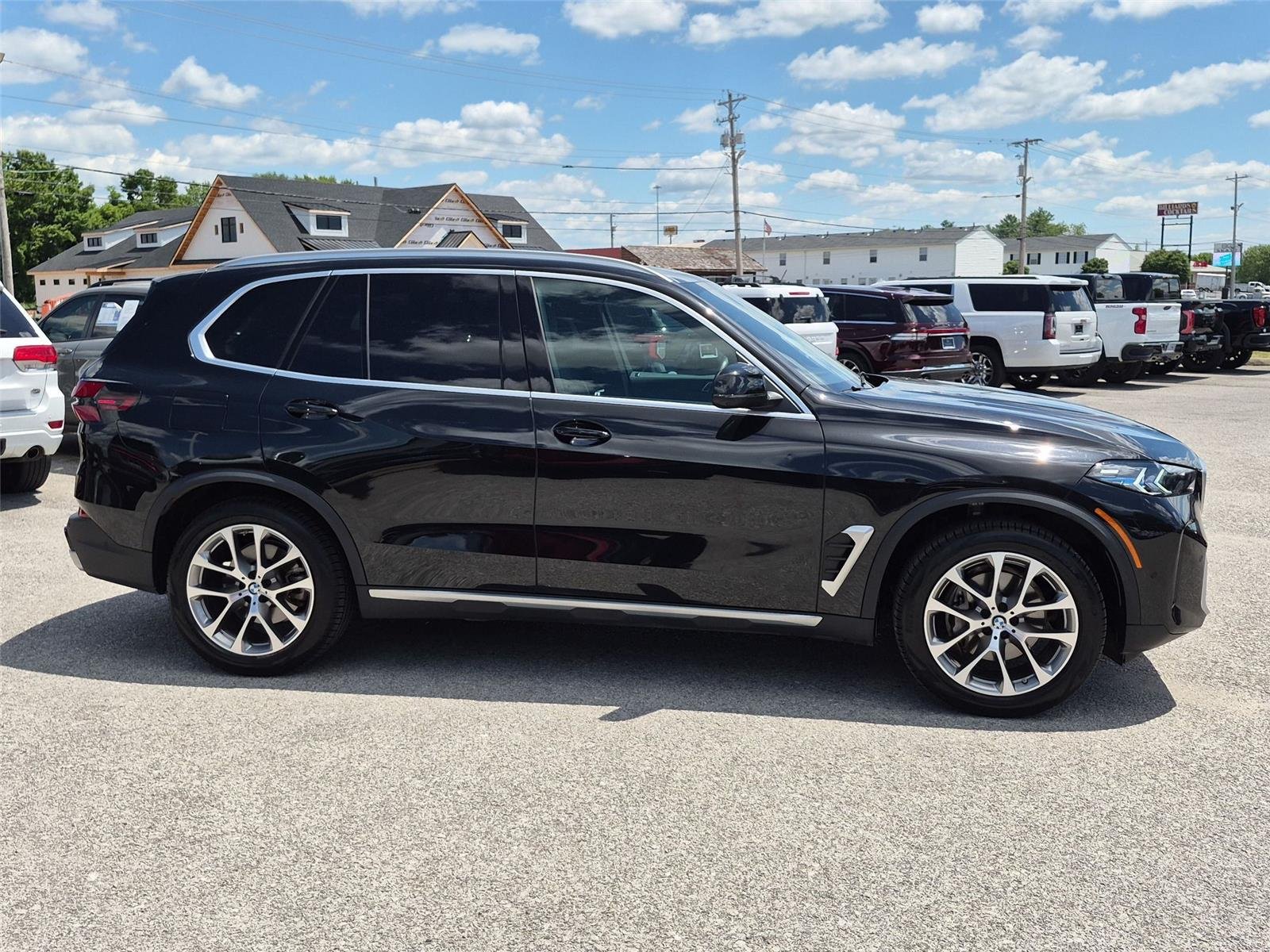 Used 2024 Black Sapphire Metallic BMW xDrive40i image 6