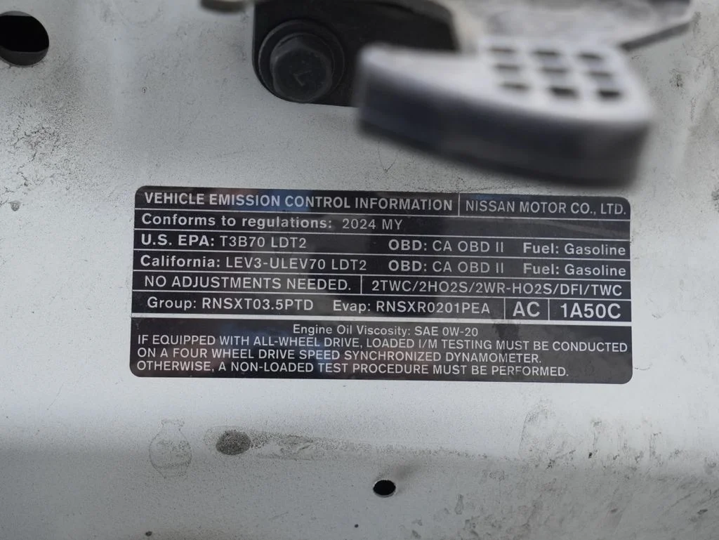 Used 2024 White Nissan Rock Creek image 27