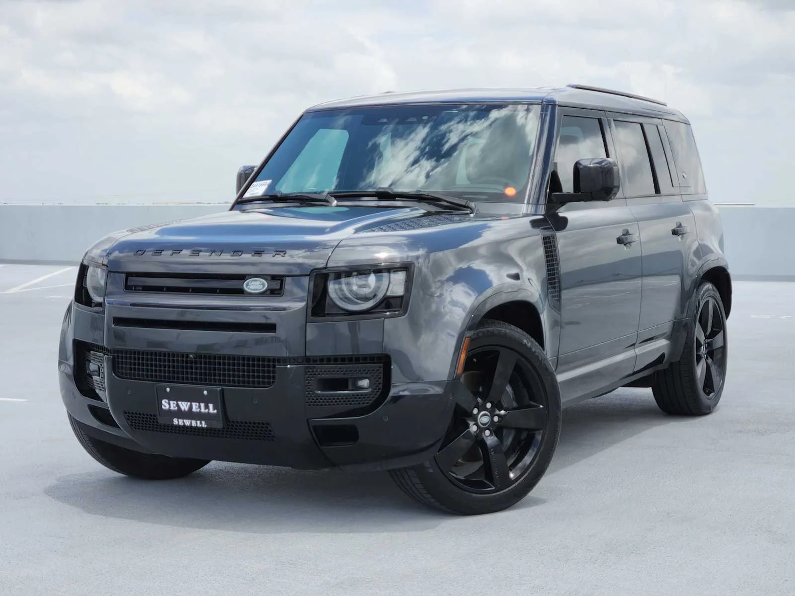 2024 Land Rover Defender 110 X-Dynamic SE P400's photo