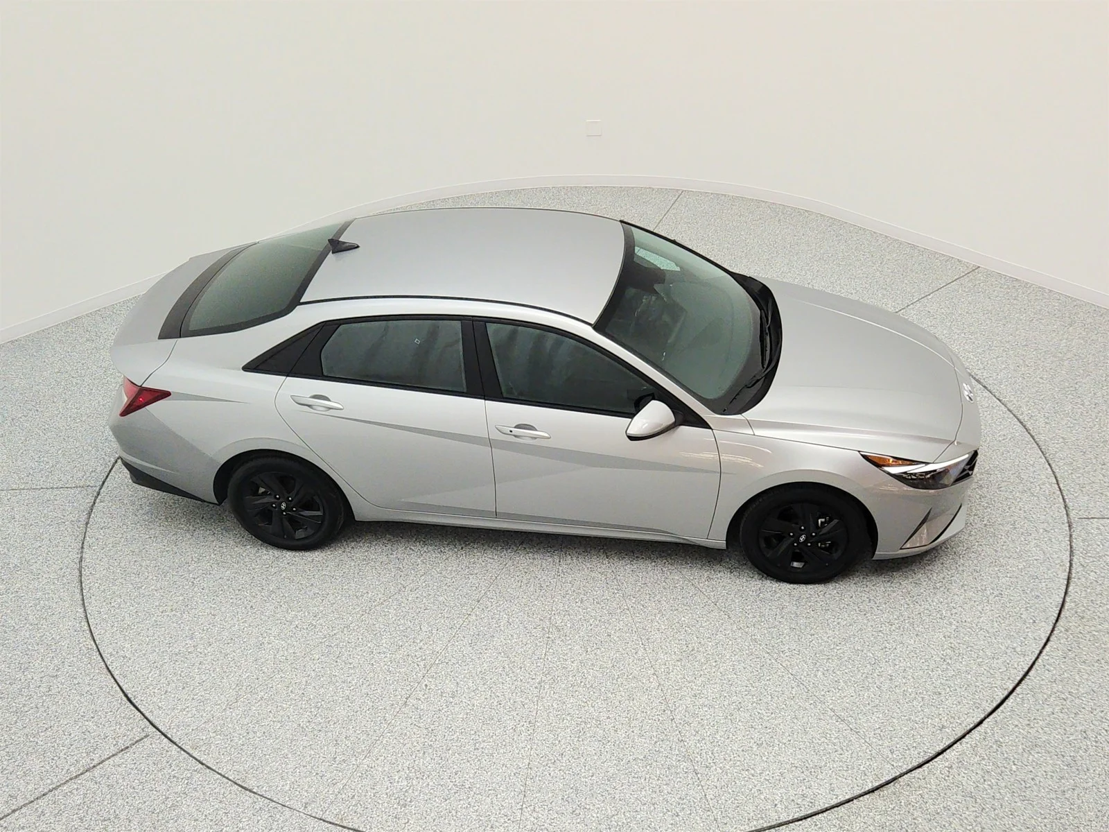 Used 2021 Shimmering Silver Pearl Hyundai SEL IVT image 25