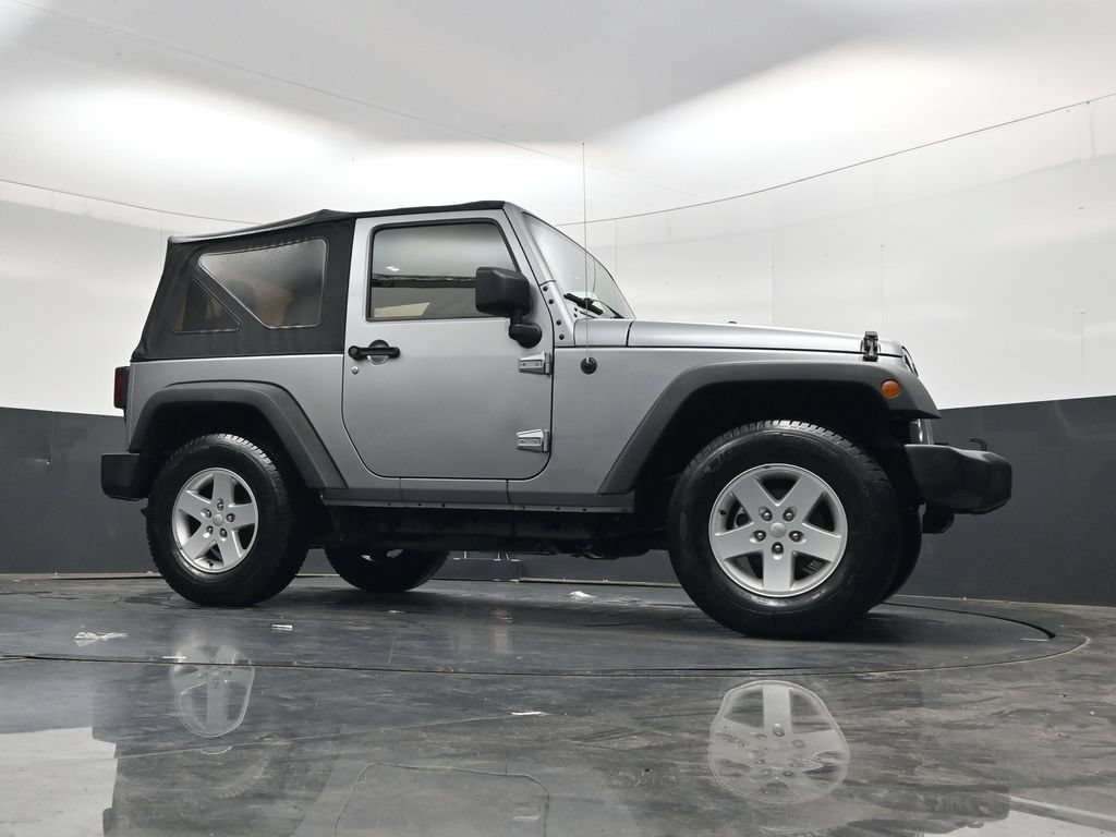 Used 2017 Silver Jeep Sport image 27