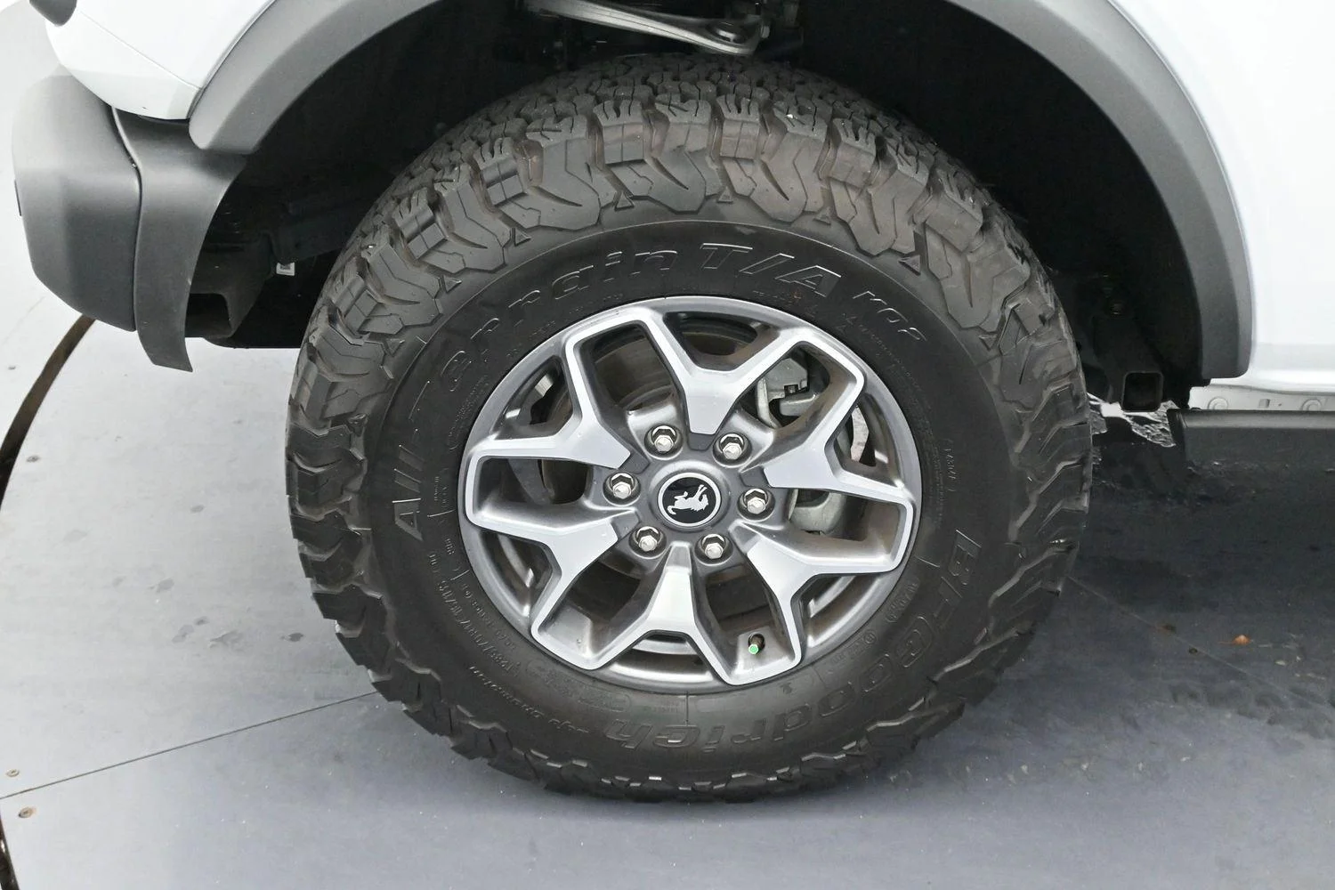 Used 2025 Oxford White Ford Badlands image 36