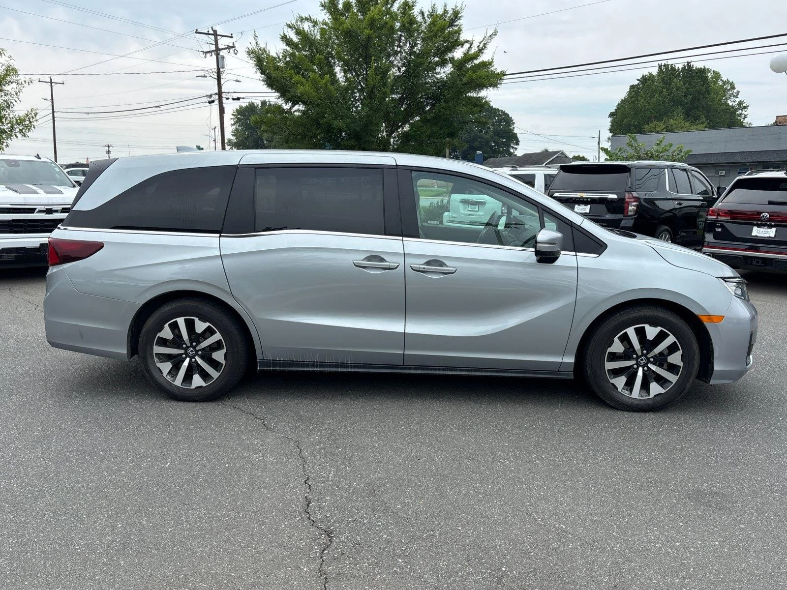 Used 2025  Honda EX-L image 6