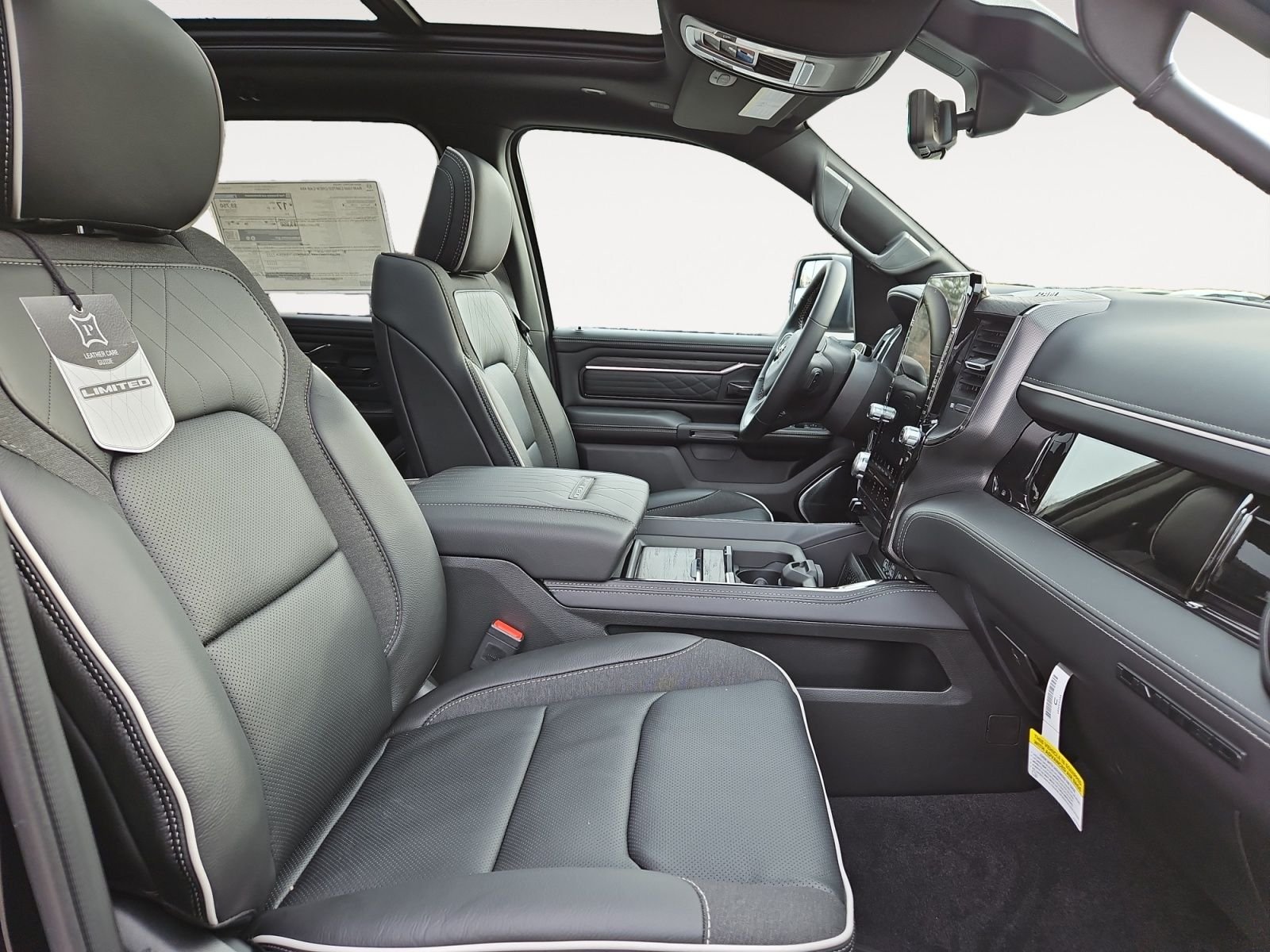 New 2026 Diamond Black Crystal Pearl-Coat Exterior Paint RAM Limited image 15