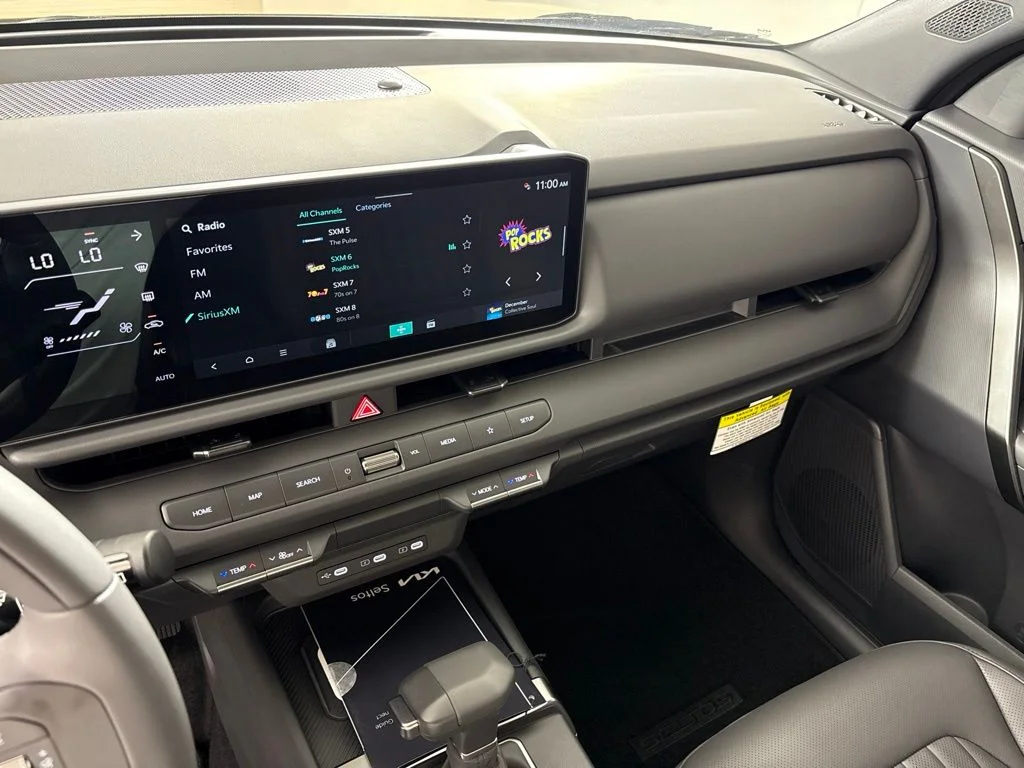New 2027 Terrain Brown Kia X-Line S image 32
