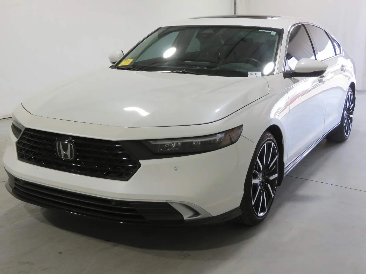 2023 Honda Accord Hybrid Touring's photo
