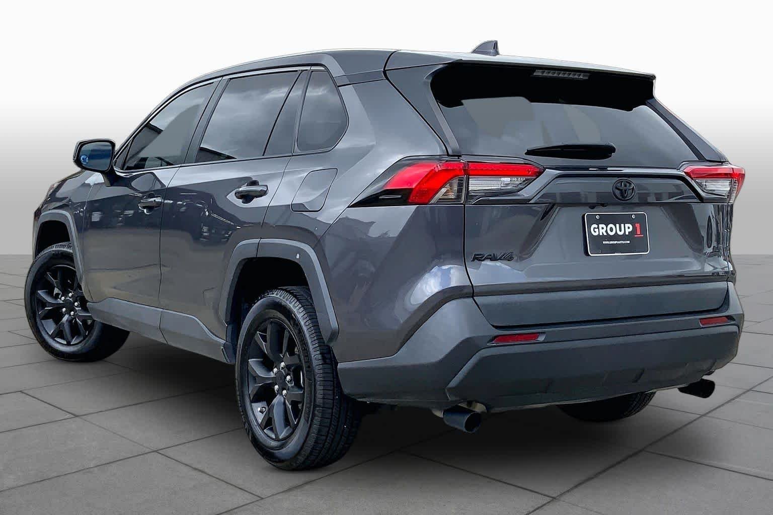 Used 2022 Magnetic Gray Metallic Toyota LE image 12