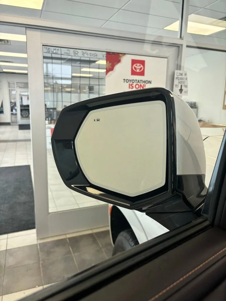 2022 GMC Yukon AT4 - Photo 10