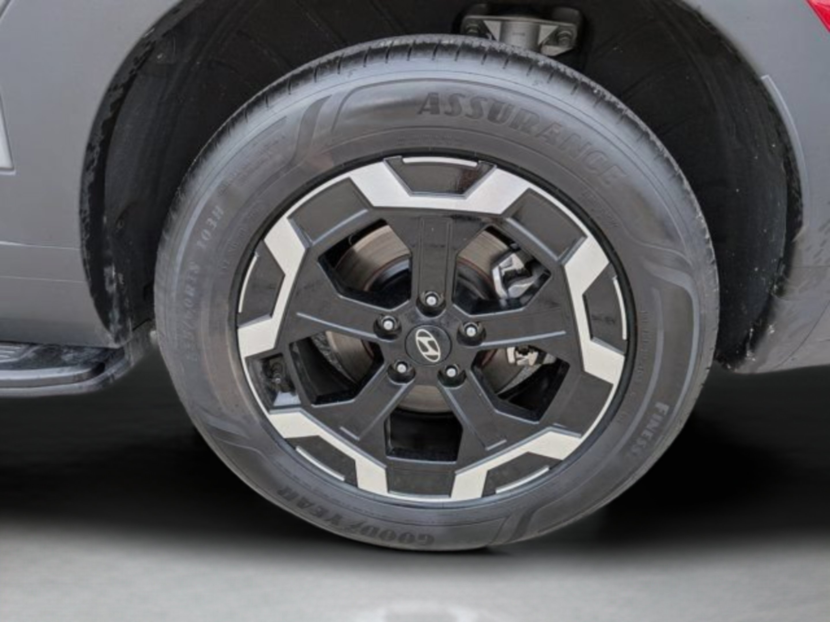 2025 Hyundai Santa Fe SE - Photo 23