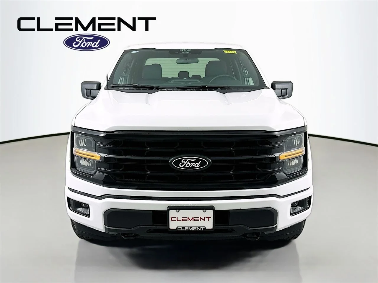 New 2026 Oxford White Ford XLT image 2