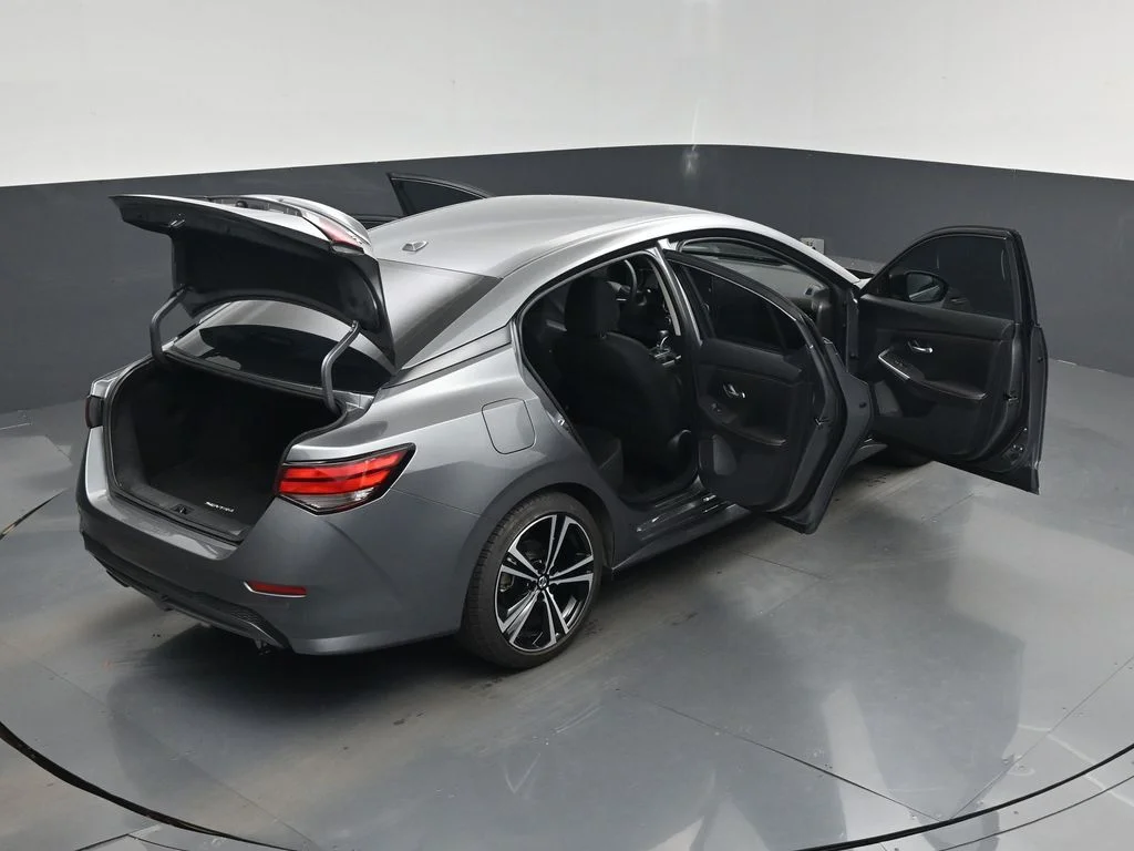 Used 2022 Gray Nissan SR image 29