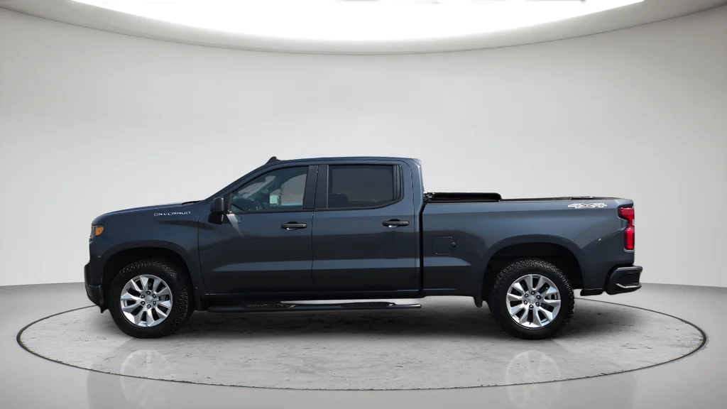 Used 2021 Gray Chevrolet Custom image 15