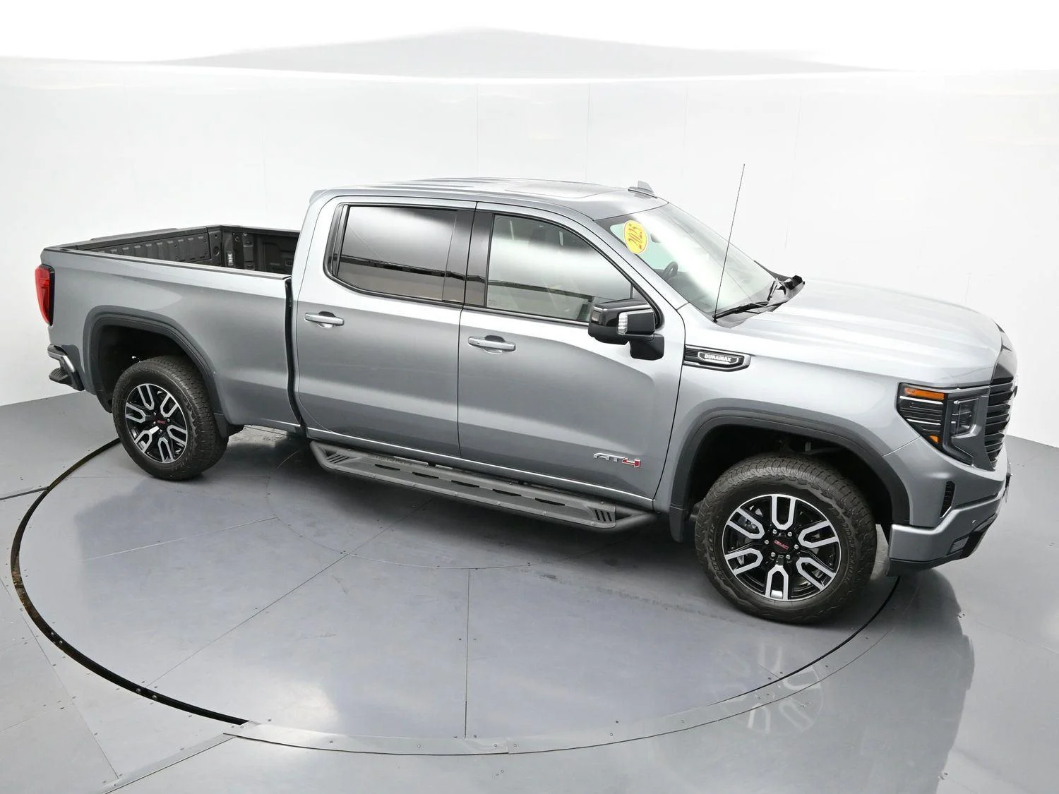 Used 2025 Sterling Metallic GMC AT4 image 40