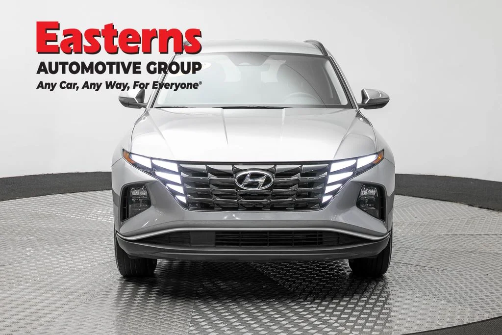 Used 2023 Silver Hyundai SEL image 2
