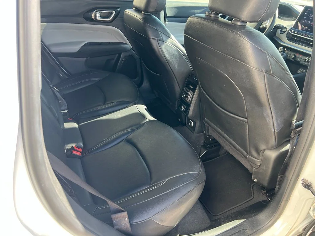 Used 2025 Bright White Clearcoat Jeep Limited image 27