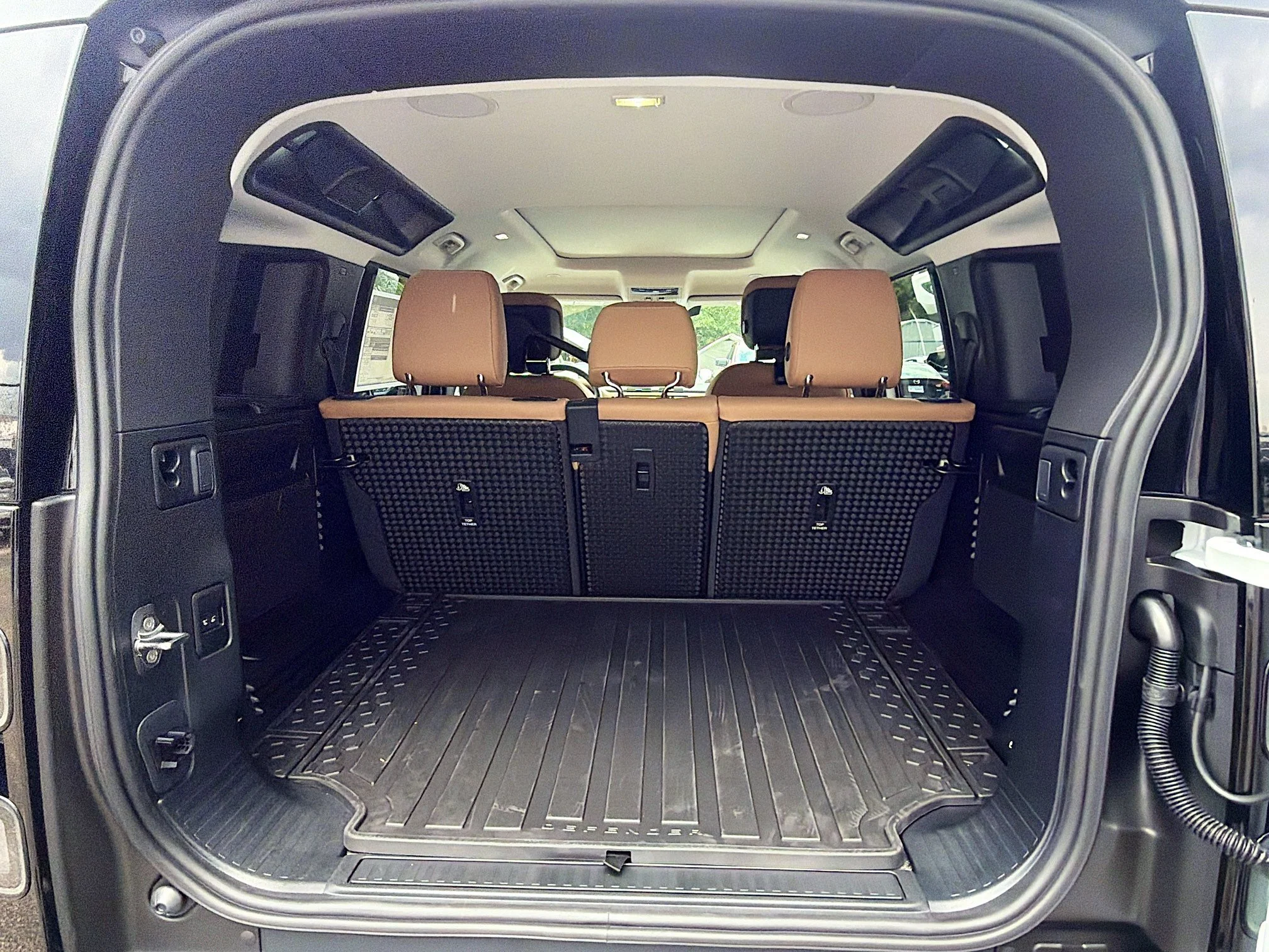 New 2026 Fuji White Land Rover X-Dynamic SE image 11