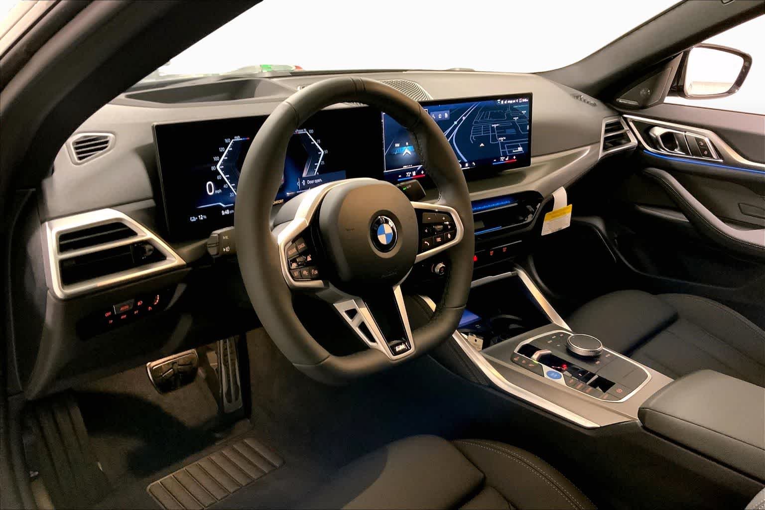 New 2026 Cape York Green Metallic BMW xDrive40 image 8